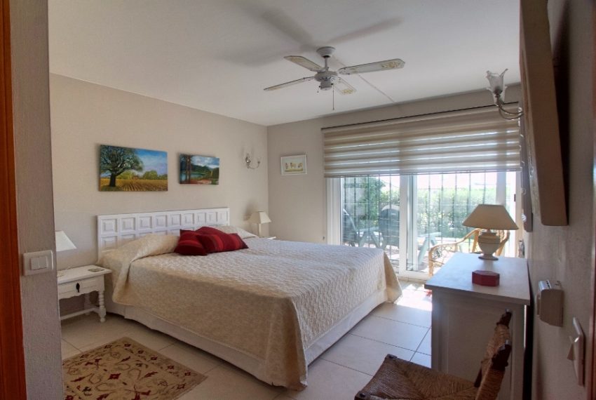 9firstlinebeachvillabahiadoradaesteponacostadelsolforsale20