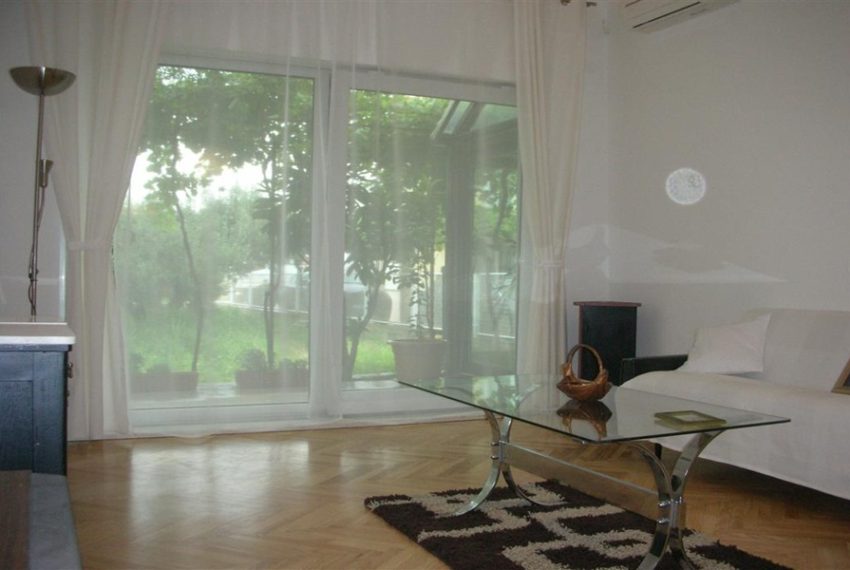 3552_House_Omis_3