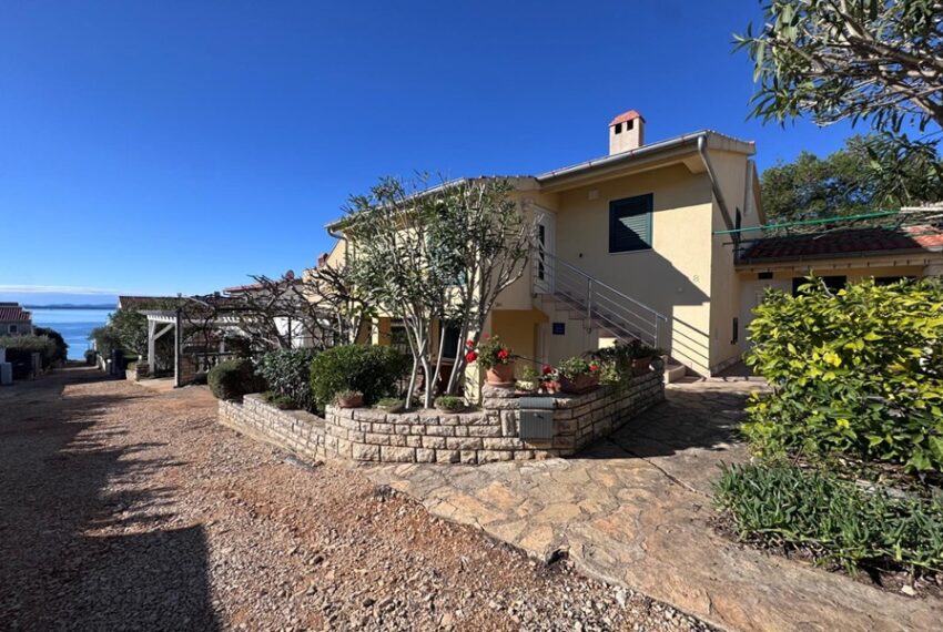 (1)H737 Haus House Kuća Kožino (3)