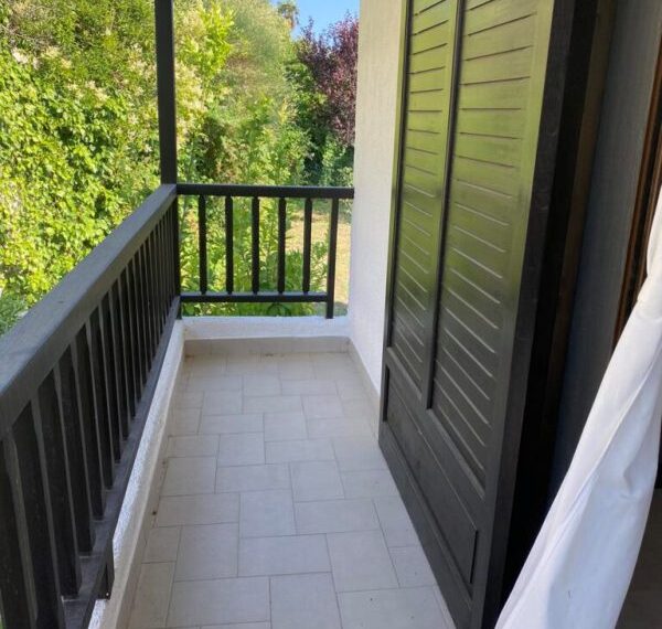 ATTIC-BEDR-BALCONY-768x1024