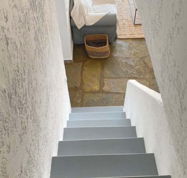 STAIRS-FROM-ATTIC-665x1024