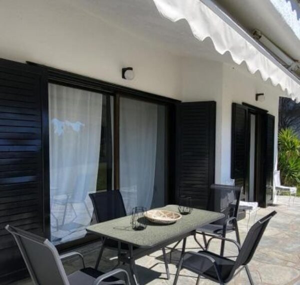 front-patio-vertical